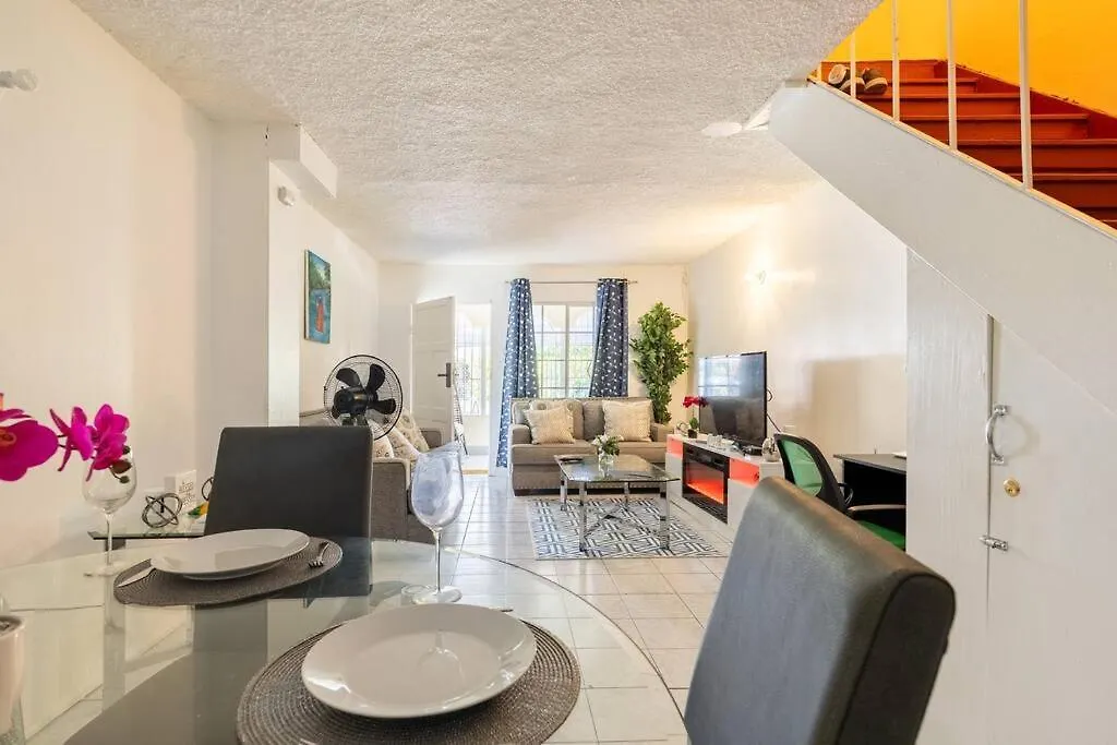 The Pearl I Near Us Embassy, Stadium, 3Br 2Ba Townhouse Liguanea 0*,