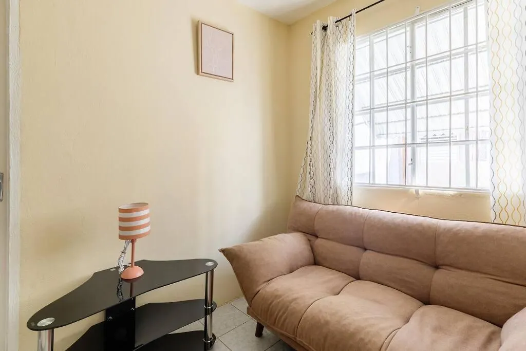 The Pearl I Near Us Embassy, Stadium, 3Br 2Ba Townhouse Liguanea