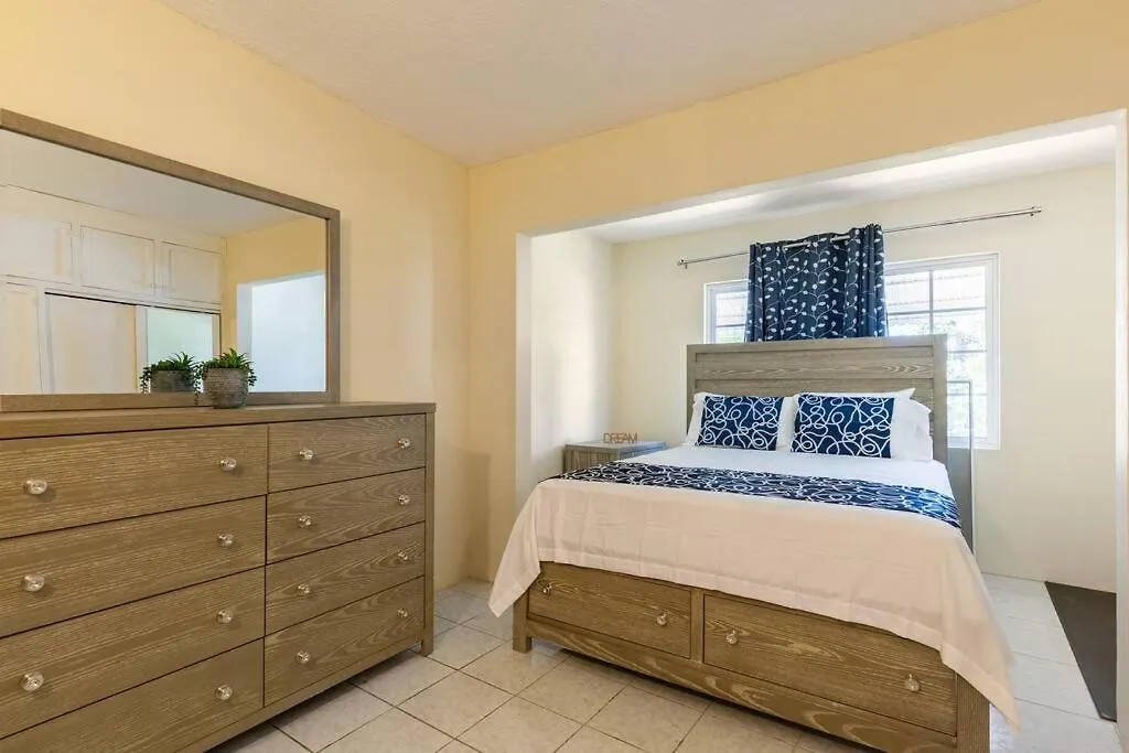 Apartment The Pearl I Near Us Embassy, Stadium, 3Br 2Ba Townhouse Liguanea