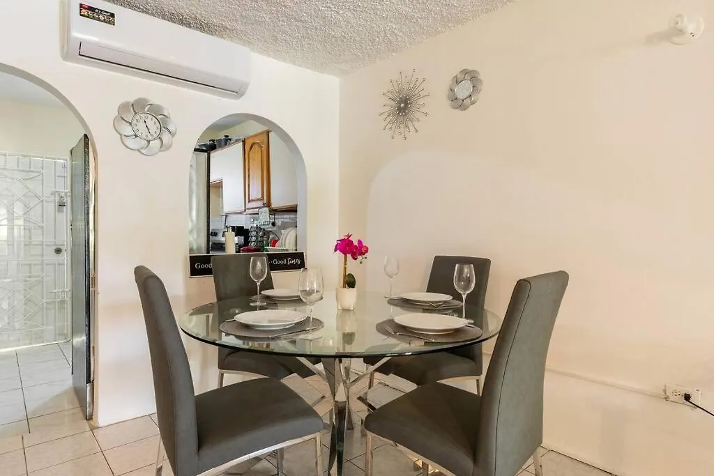 The Pearl I Near Us Embassy, Stadium, 3Br 2Ba Townhouse Liguanea 0*,  Jamaica